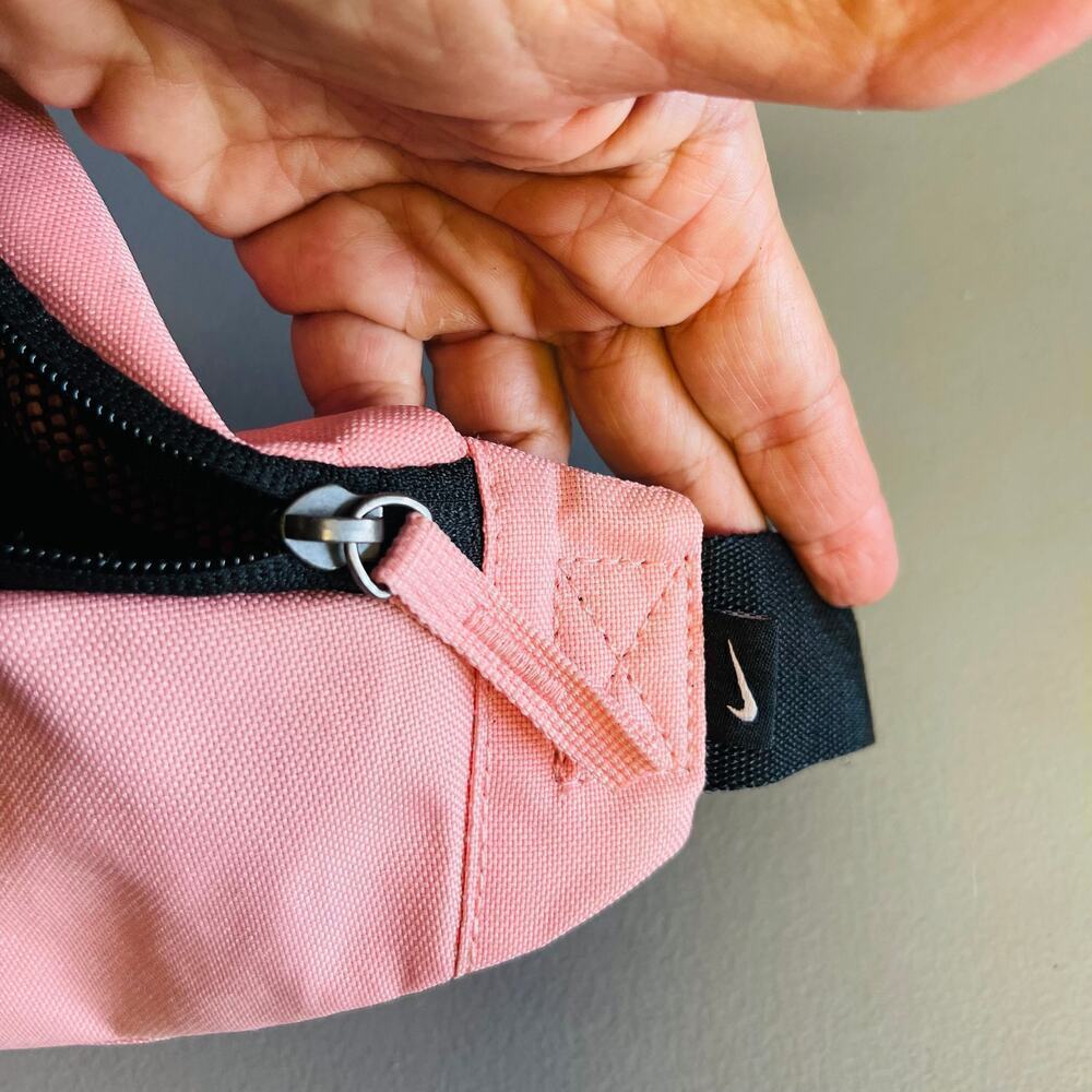 Nike Crossbody Large Fanny Pack - Picture 9 of 10
